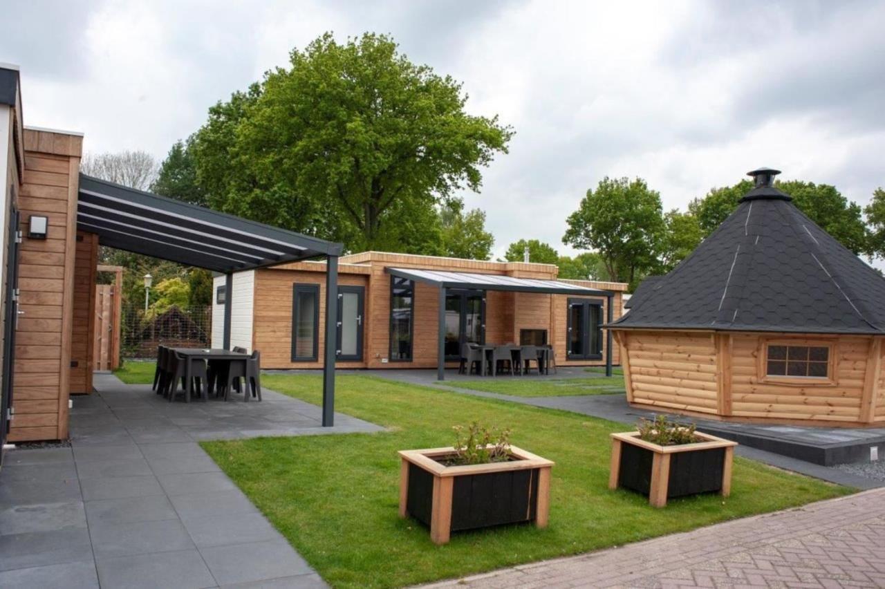 18 Persoons Veluwe Villa ฟัวร์เธาเซอ ภายนอก รูปภาพ
